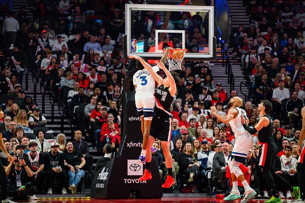 上场5分钟，得2分，1个篮板，杨瀚森体验NBA万事开头难