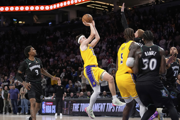 NBA | 约基奇(qí)70次(cì)三(sān)节(jié)三双历史第一，杨瀚森单场2分