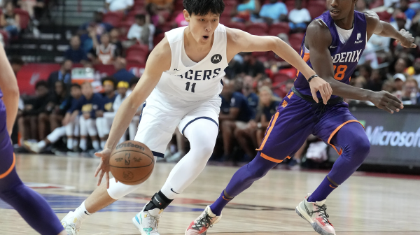 篮网签下曾凡博,这是NBA的敲门砖,还是为中国赛造势?
