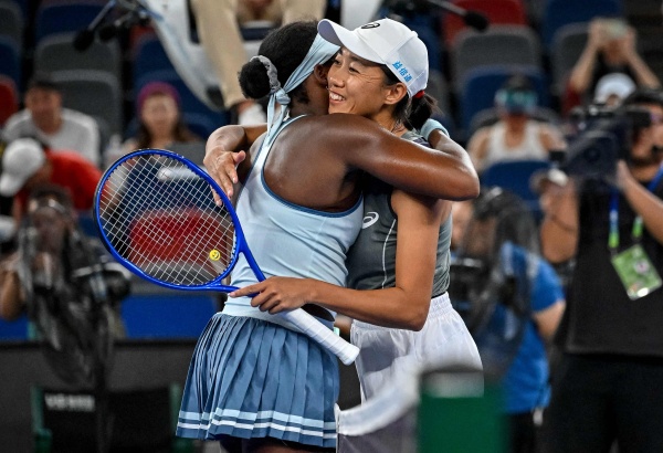 体坛联播|詹姆斯生涯首次缺席揭幕战,科尔卸任美国男篮主帅