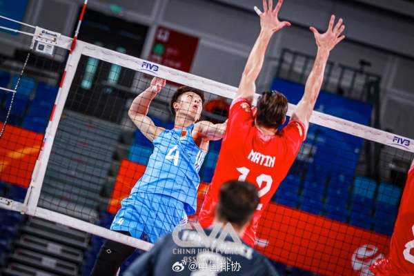 站上世锦赛前八的舞台,中国U21男排的年轻人正全力追梦