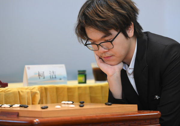 捍卫棋圣头衔泪洒赛场,柯洁还能否找回曾经的霸气