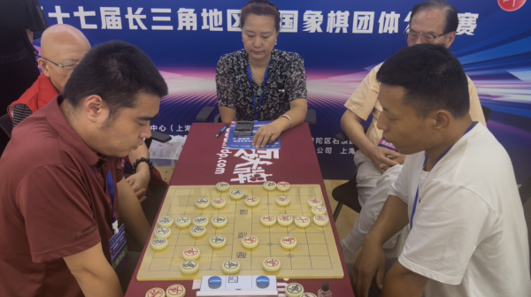 体坛联播|曼城三球完胜曼联,塞维尔世锦赛9秒77百米摘金