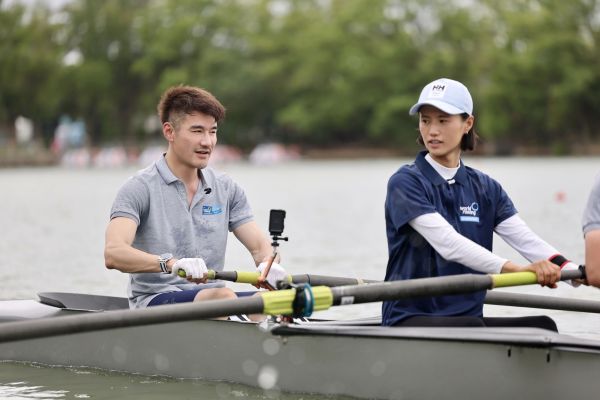 超模胡兵曾为中国赛艇创造历史,老友重逢期待更多人爱上赛艇